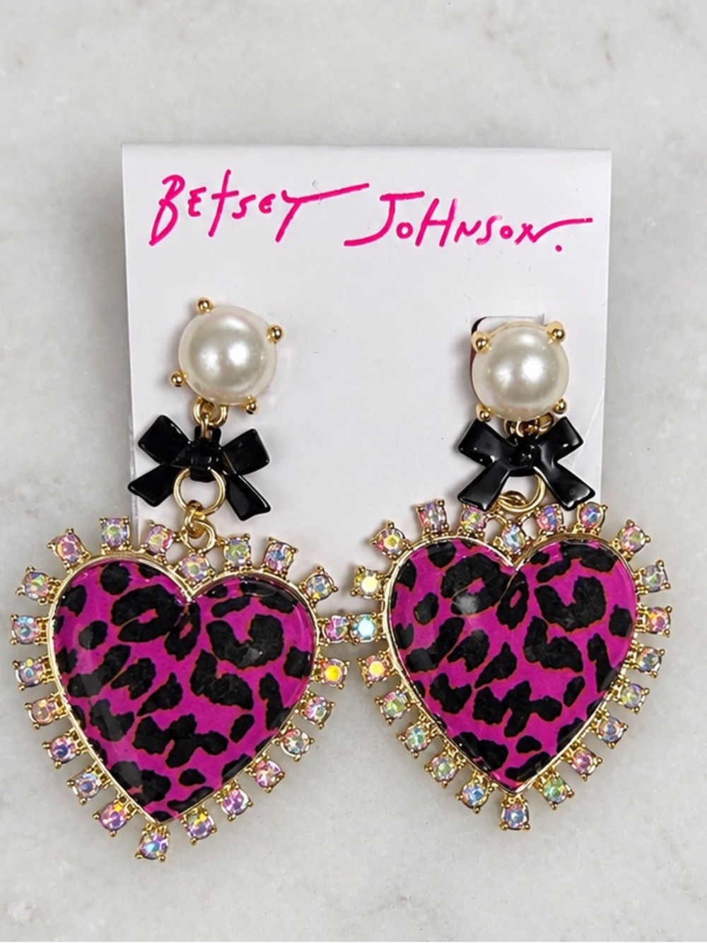 Betsey Johnson Gold Tone Heart Dangle Earrings Pink Crystals And Pearls - NWT